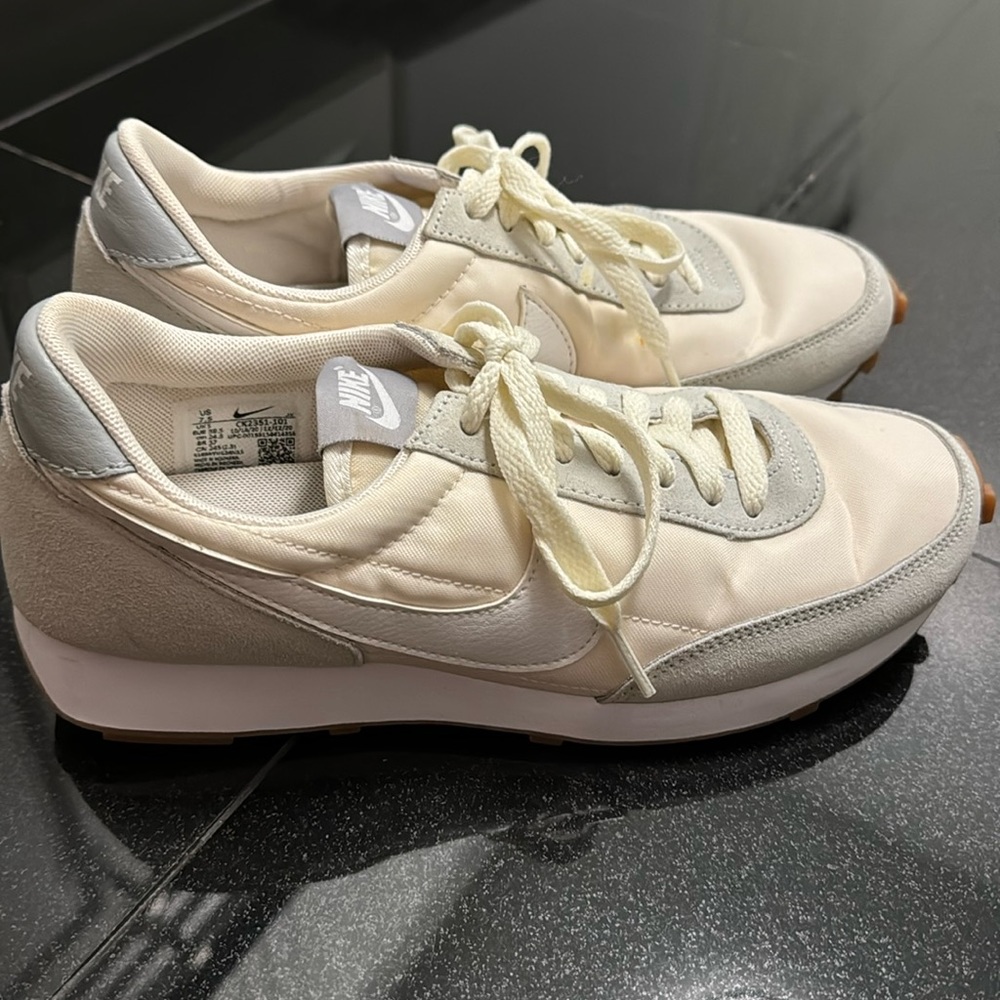 Brand New Waffle Nike shoes